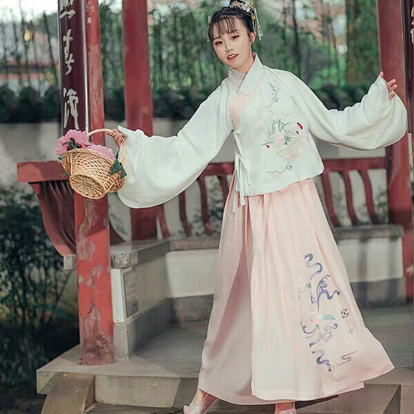 重工白菜汉服穿搭,重工刺绣汉服白菜