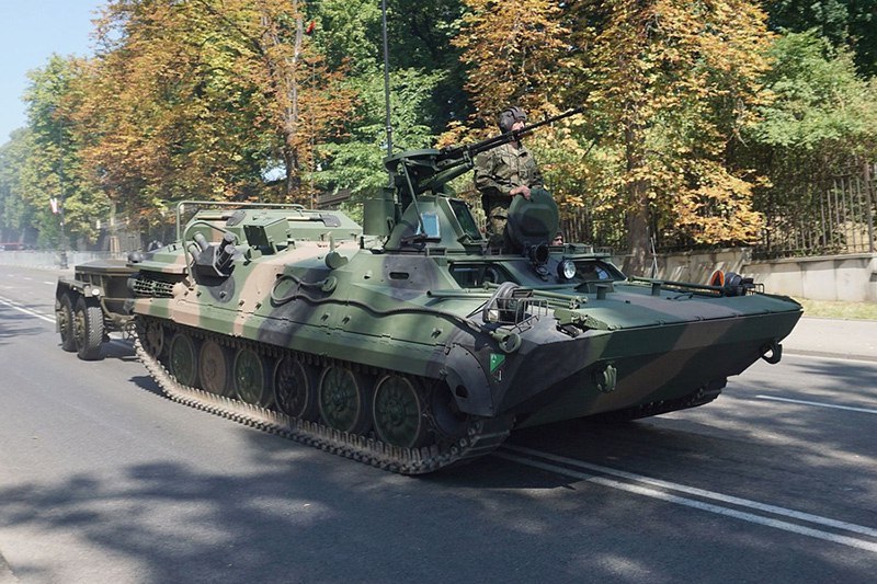 波兰的opal装甲车,车头结构相比mt-lb更尖更扁,炮塔也完全不同