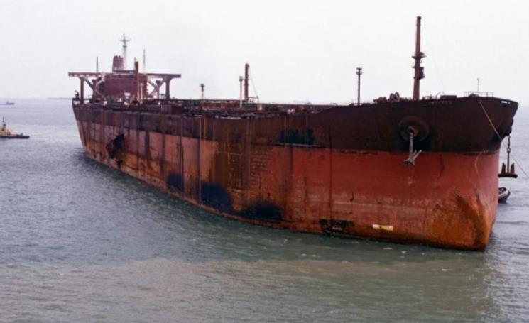 世界上最大的船排水量 26b38c52ced92a1ed2ff0aeb7ba7fac604cbc1c0.jpg