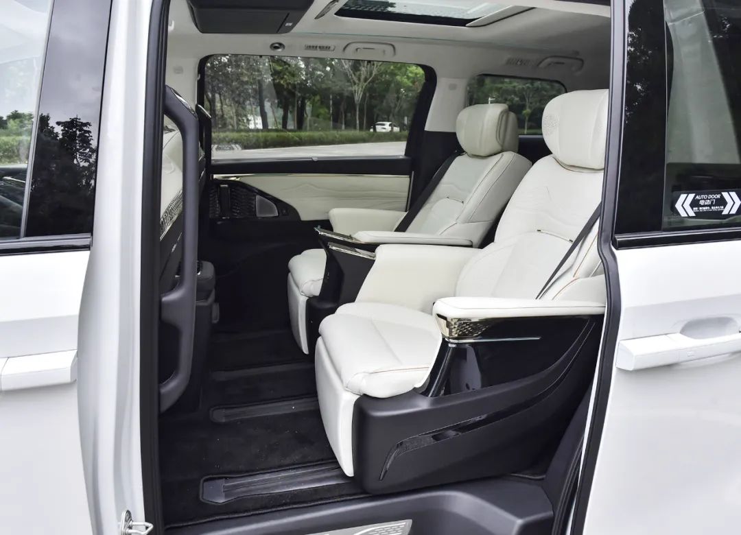 26fca3c901eaa2ec32b3deca9cb15af5f4952b59.jpg
