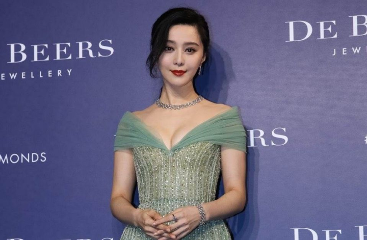 初哆咪娱乐:范冰冰遭封杀没戏拍居家照泄近况豪奢生活