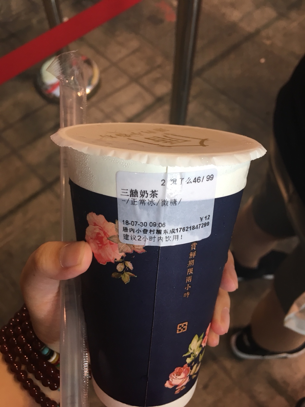 30号握手会合影合签repo  今天主合影和签名 期间莫寒又发奶茶了,而