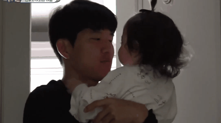 【超人回来了】建厚猪猪的gif,猪猪儿子还是一如既往的软萌=好像捏捏