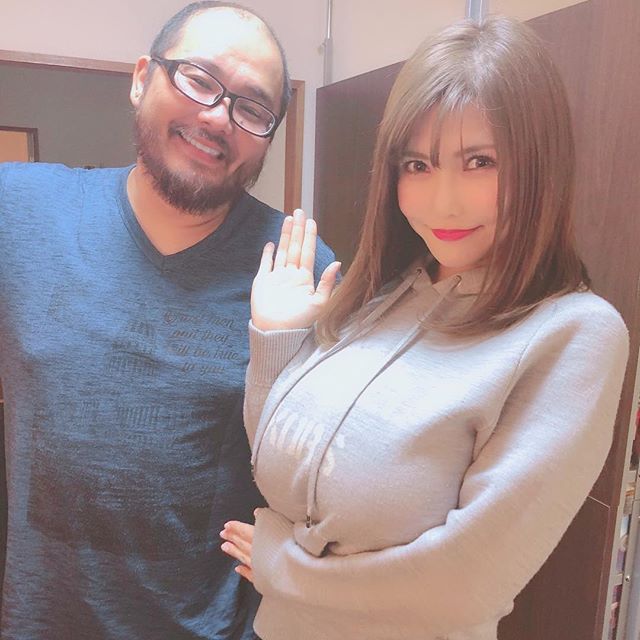 冲田杏梨生完女儿后好像又大了不少