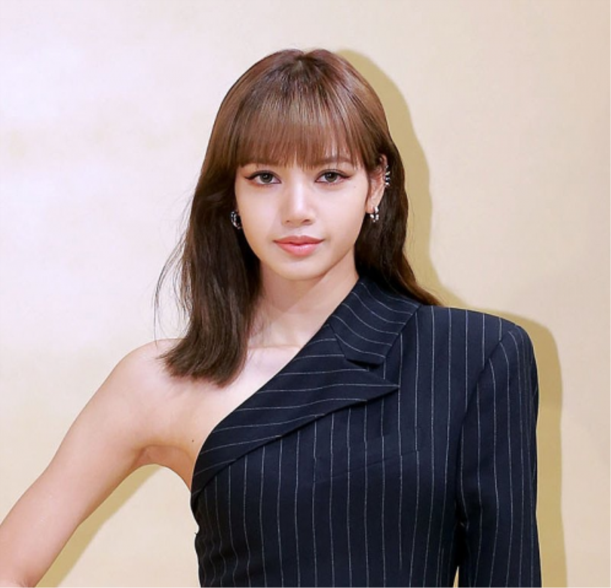 blackpink的丽莎lisa以埃及女神的美貌在bvlgari活动中引起轰动