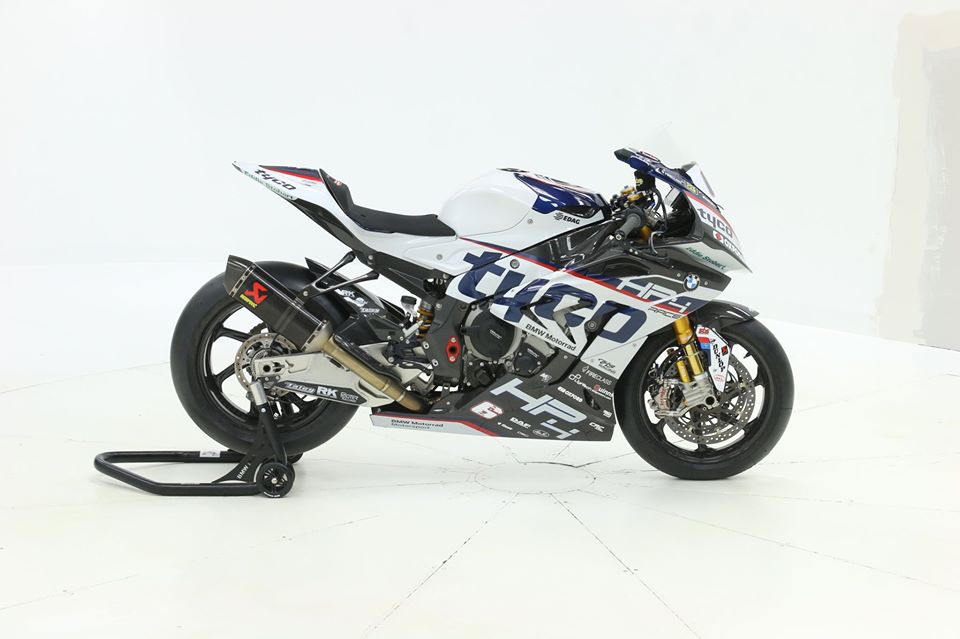 宝马hp4race曼岛tt赛车售出价格高达50000英镑