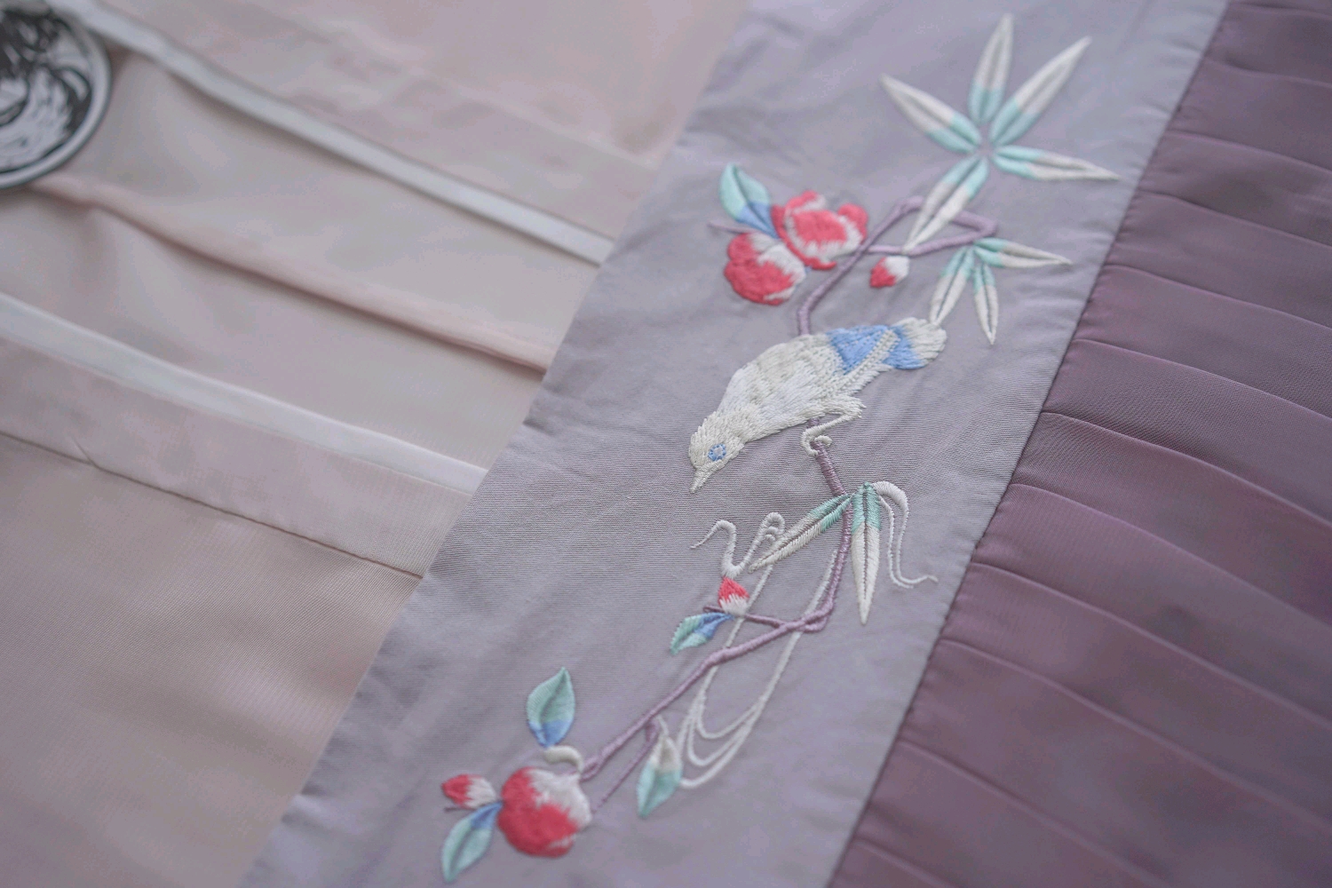 商品链接: 【【凌鹤轩】花鸟意  独立原创 女齐胸襦裙白菜绣花汉服4.