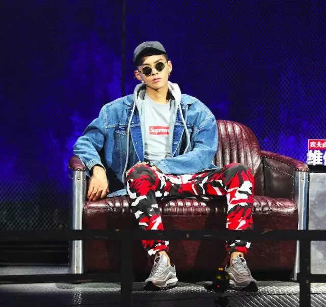 吴亦凡:"我穿过的aj,贩卖价直接翻倍.