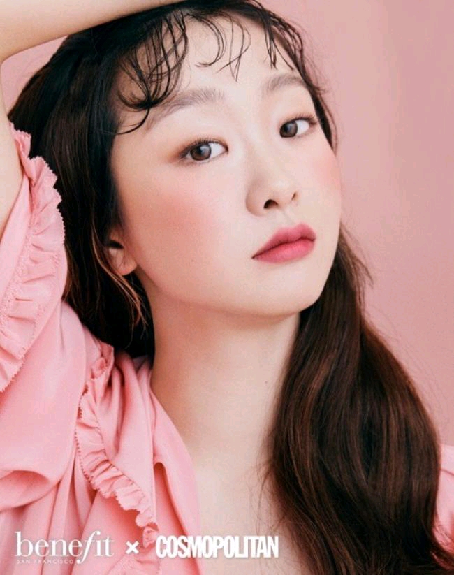 韩国女艺人金多美代言美妆品牌拍最新宣传照,可盐可甜