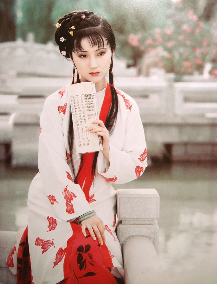 红楼梦林黛玉服装统计一