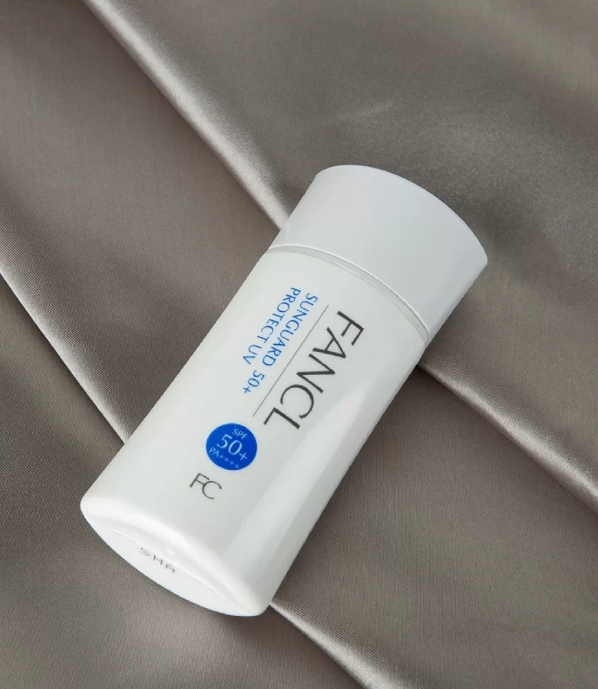 怎么抹防晒霜效果好 32b92e54e8bf64edb0569efb4b5928959729981a.png