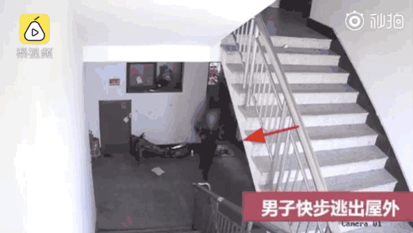 机车嗦粉,狱中减肥,徒手爬墙 | 中华女子绝技大赏