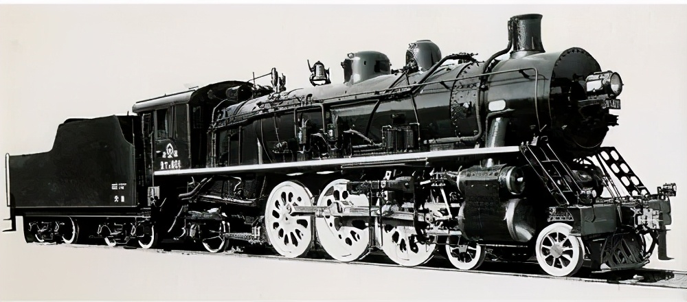 早期国产胜利6型蒸汽机车