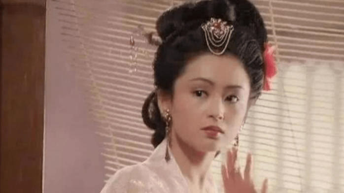 而之前陈红还饰演过貂蝉,太平公主等角色; 其形象也确实能够完全衬托