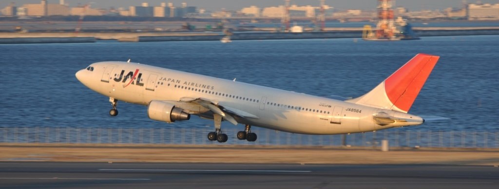 japan airlines a300-600r jl8566