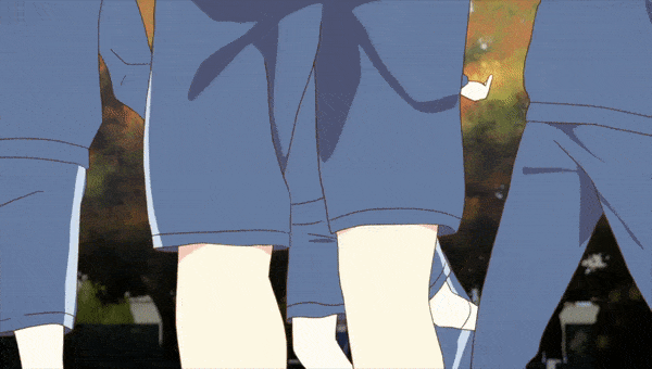 他们很快便跑出了观众的视野, 为的就是给背景中的主角们腾出空间.