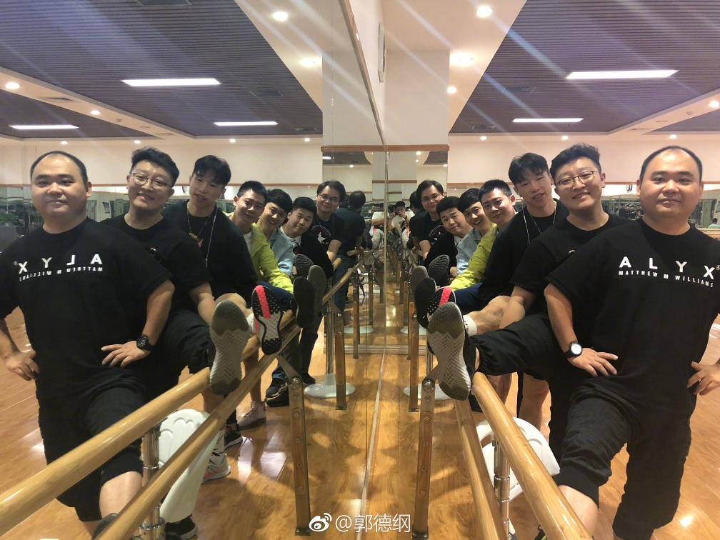 堂良小剧场 (番外八 依赖) 【孟鹤堂&周九良】