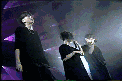 「专题特辑」98年首次演唱会记录,h.o.t.竟在舞台上脱衣服!