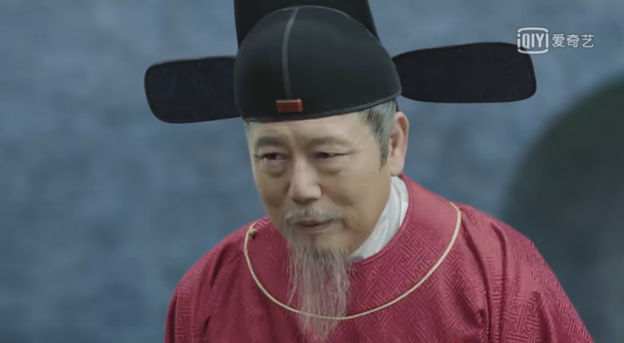 难怪出场官员中 除了李诚儒饰演的严嵩