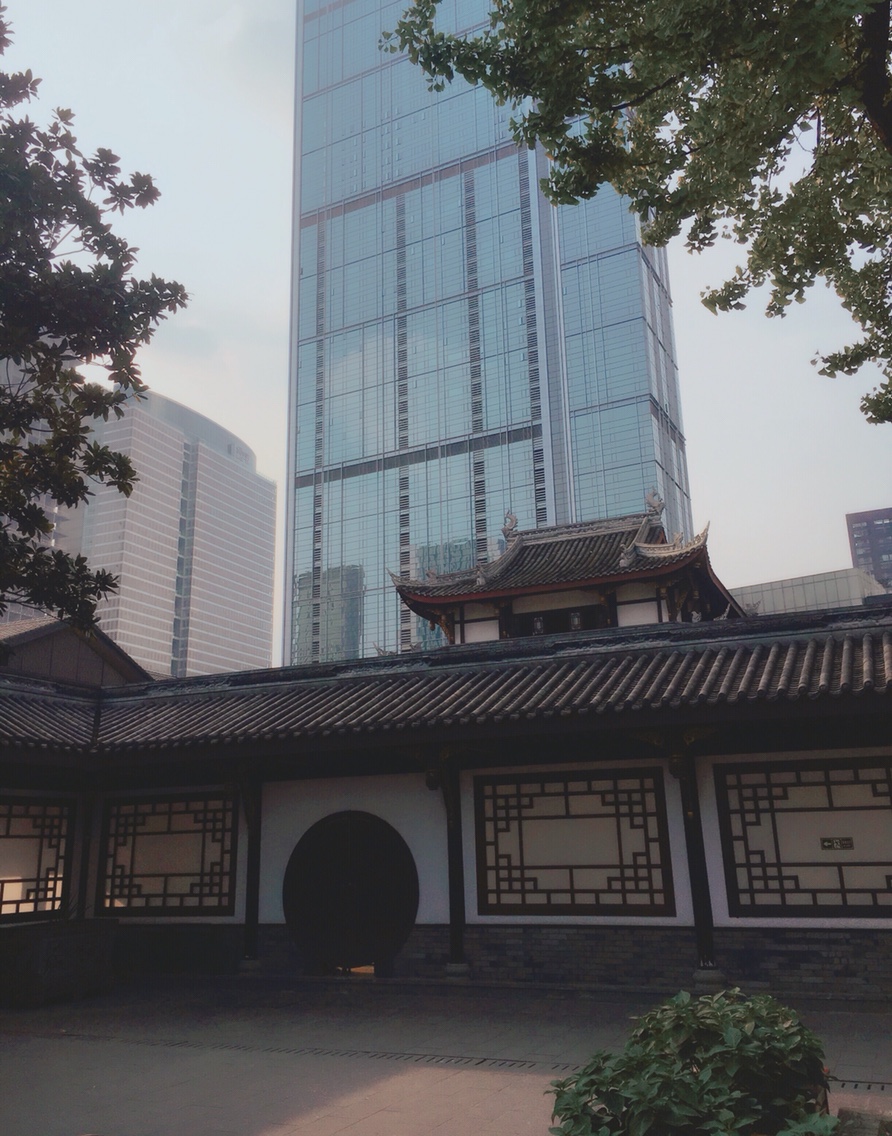 中国时尚之都成都 35e2cb587d28ea1b0d8df2671c27a5494e7eb400.jpg