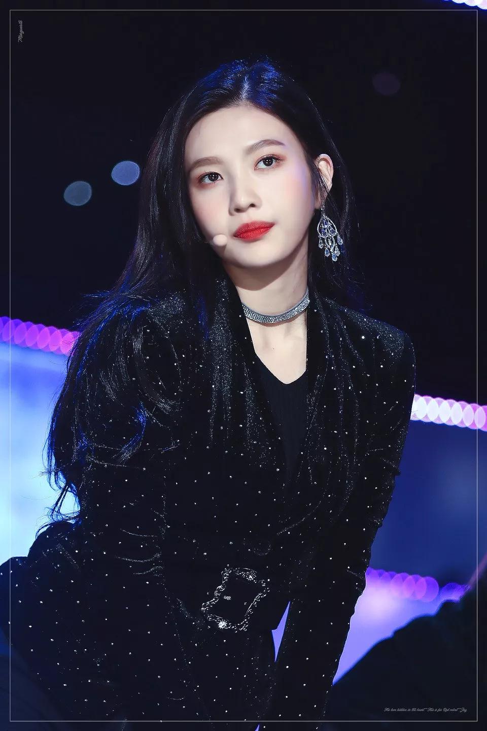 果汁美貌、魔鬼身材，浑身上下散发着魅力~ joy朴秀荣