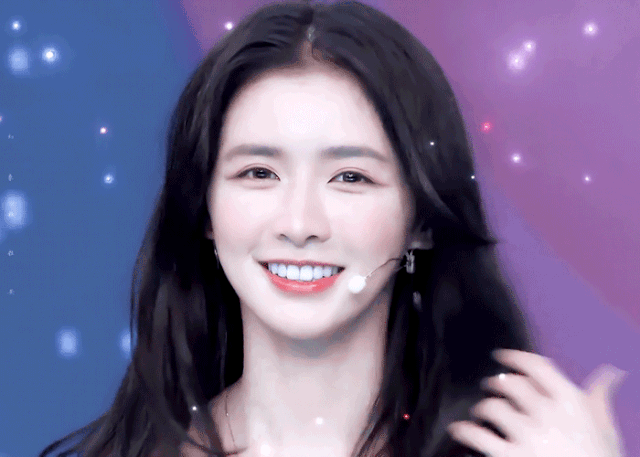 (但最终还是收获了虎扑直男女神的称号)   不过她的对于自己适合风格