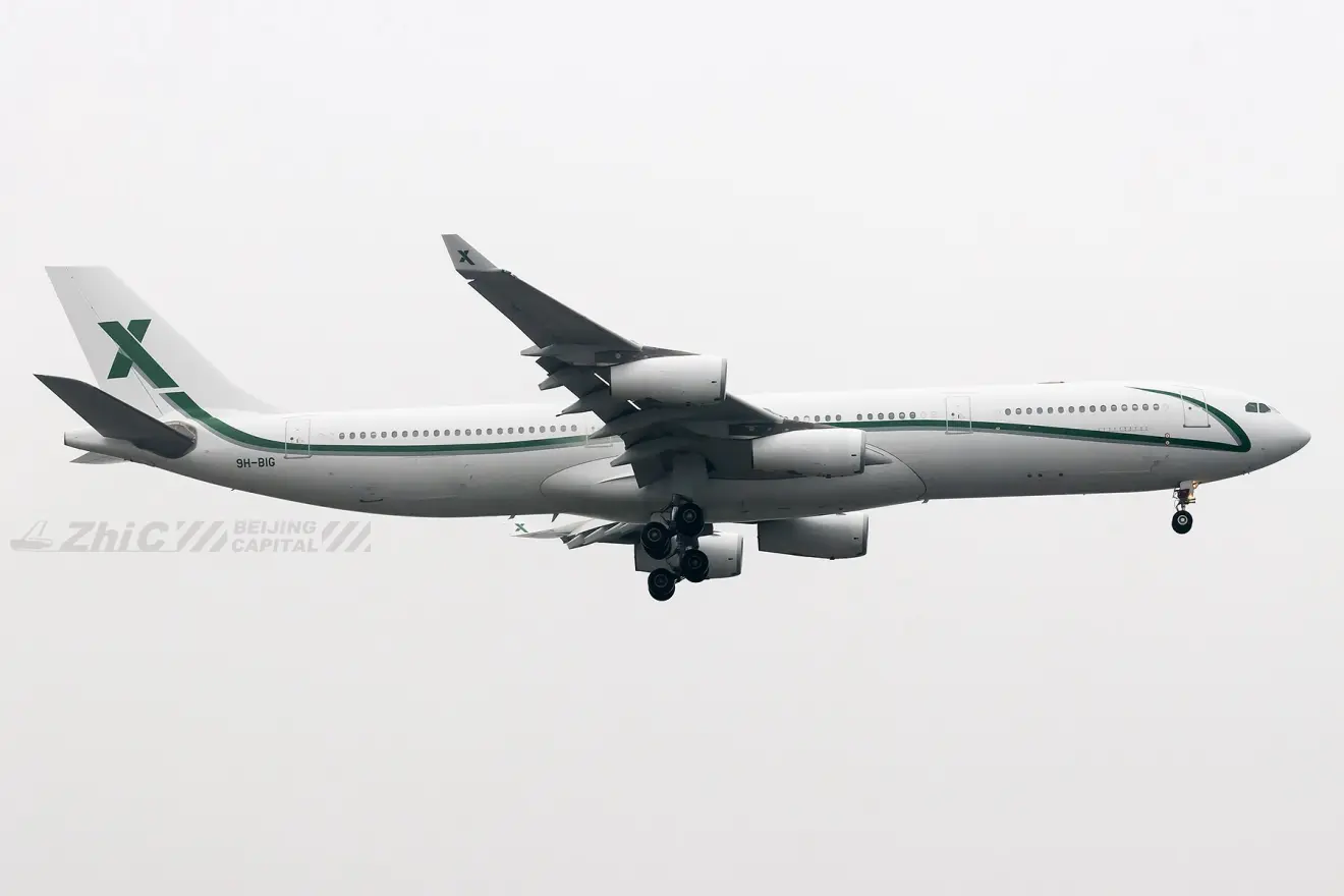 图片来自好友 zhic05.13早9:14，一架巴基斯坦vision国际航空的737-300客货混装