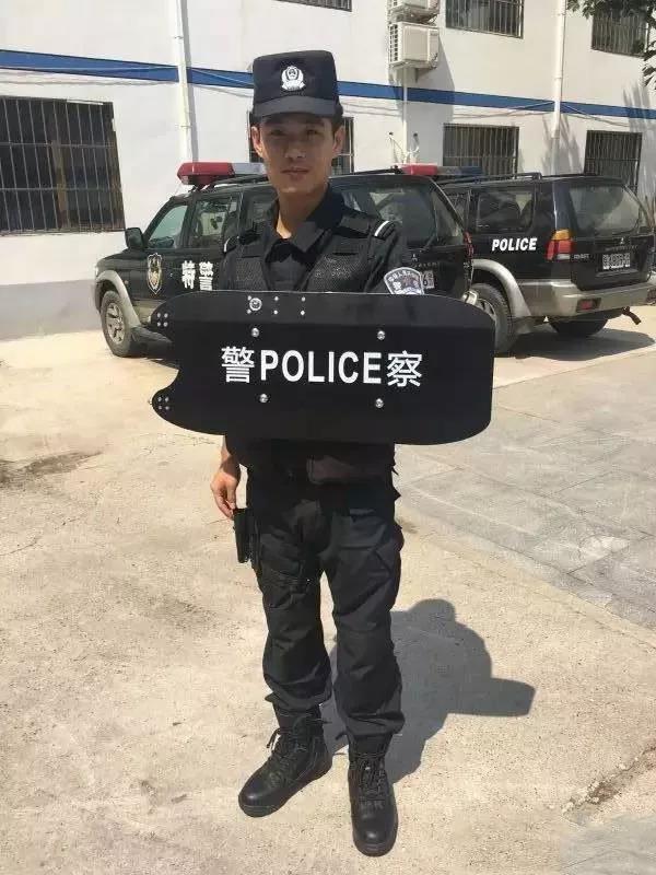 我国特警装备的臂盾