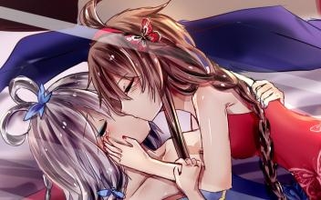 一想到这,洛天依的眼里含满了泪水,乐正绫上前安慰道: "天依……"