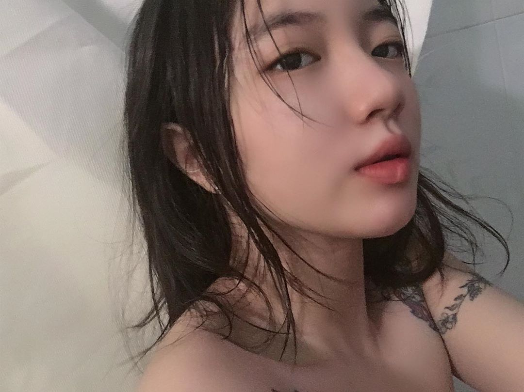 越南纹身妹好凶自拍tranhien2004