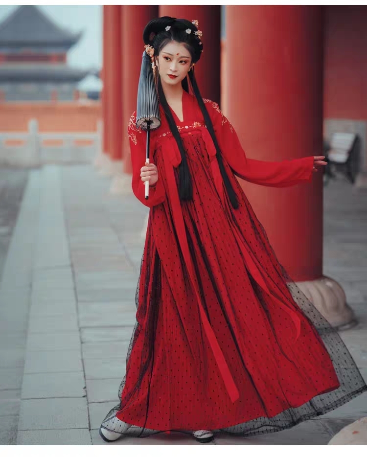 红色汉服五