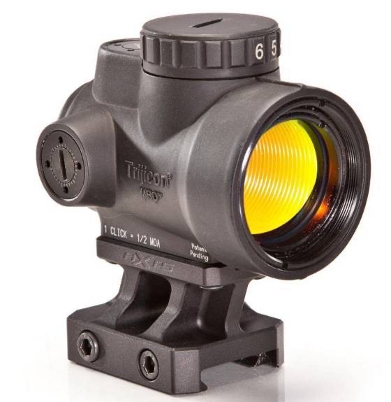 使用了崔吉康的mro红点瞄具,与tlr-8镭射.也可更换m206红绿激光.