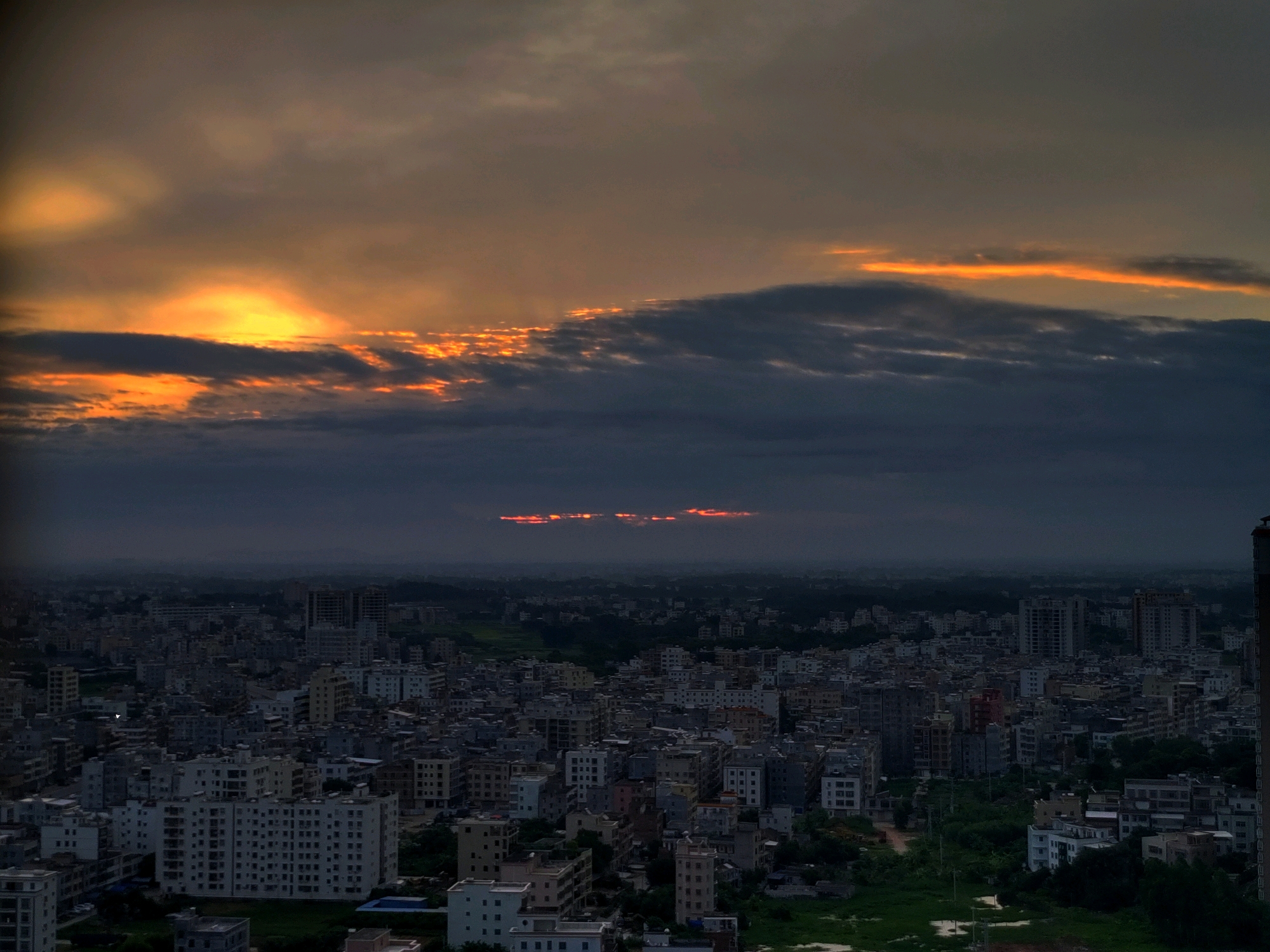 上海天气一年四季 39af3f9e086f9e25ea3889b3e48fa7aad5305830.jpg