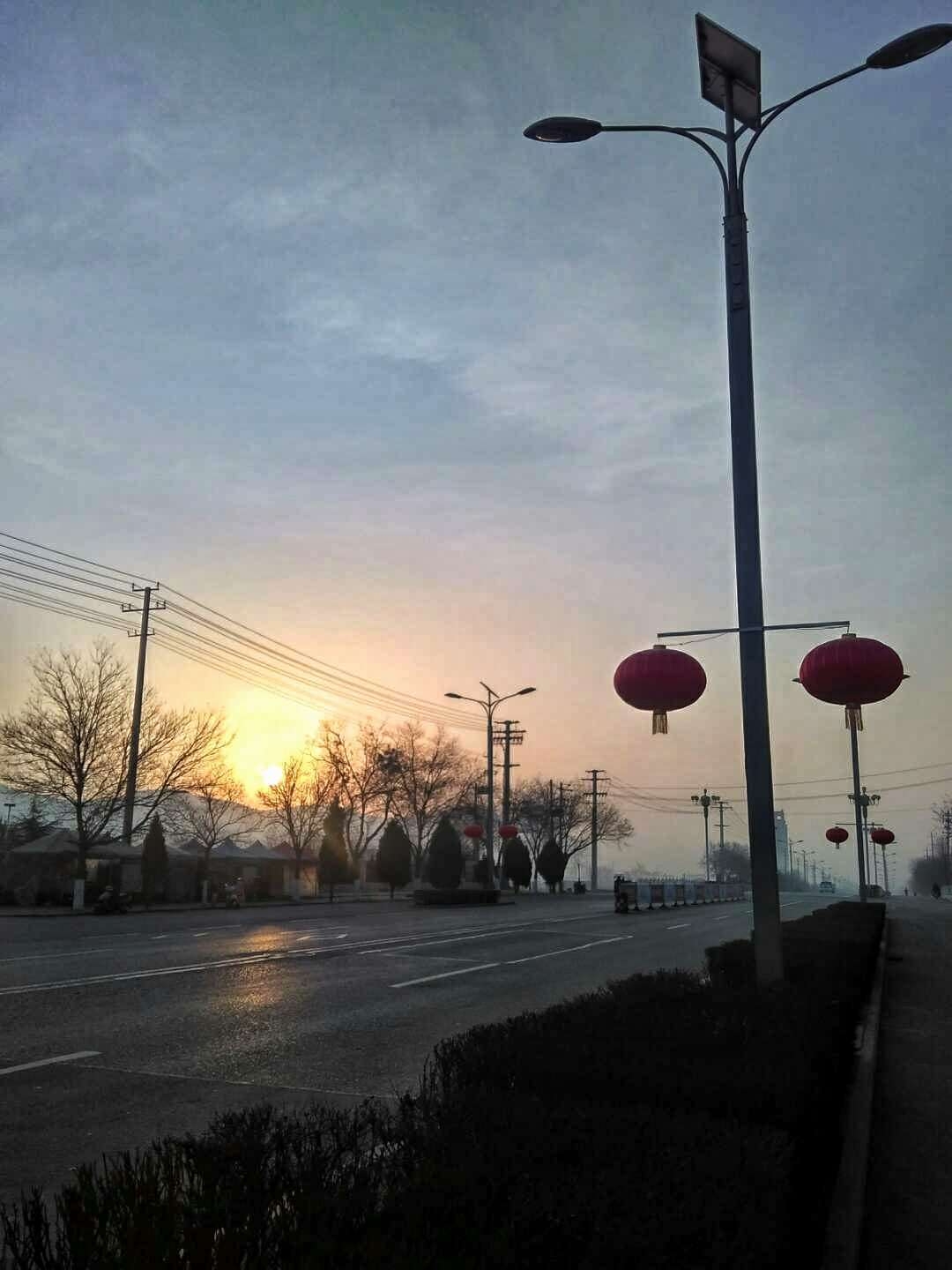 清晨的每一束光,都是渴望光明的人在黑暗中用坚定的信念换来的最好的