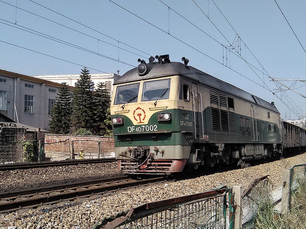 7002号东风4d型内燃机车,拍摄于2016年12月玉林市铁机路附近黎湛铁路