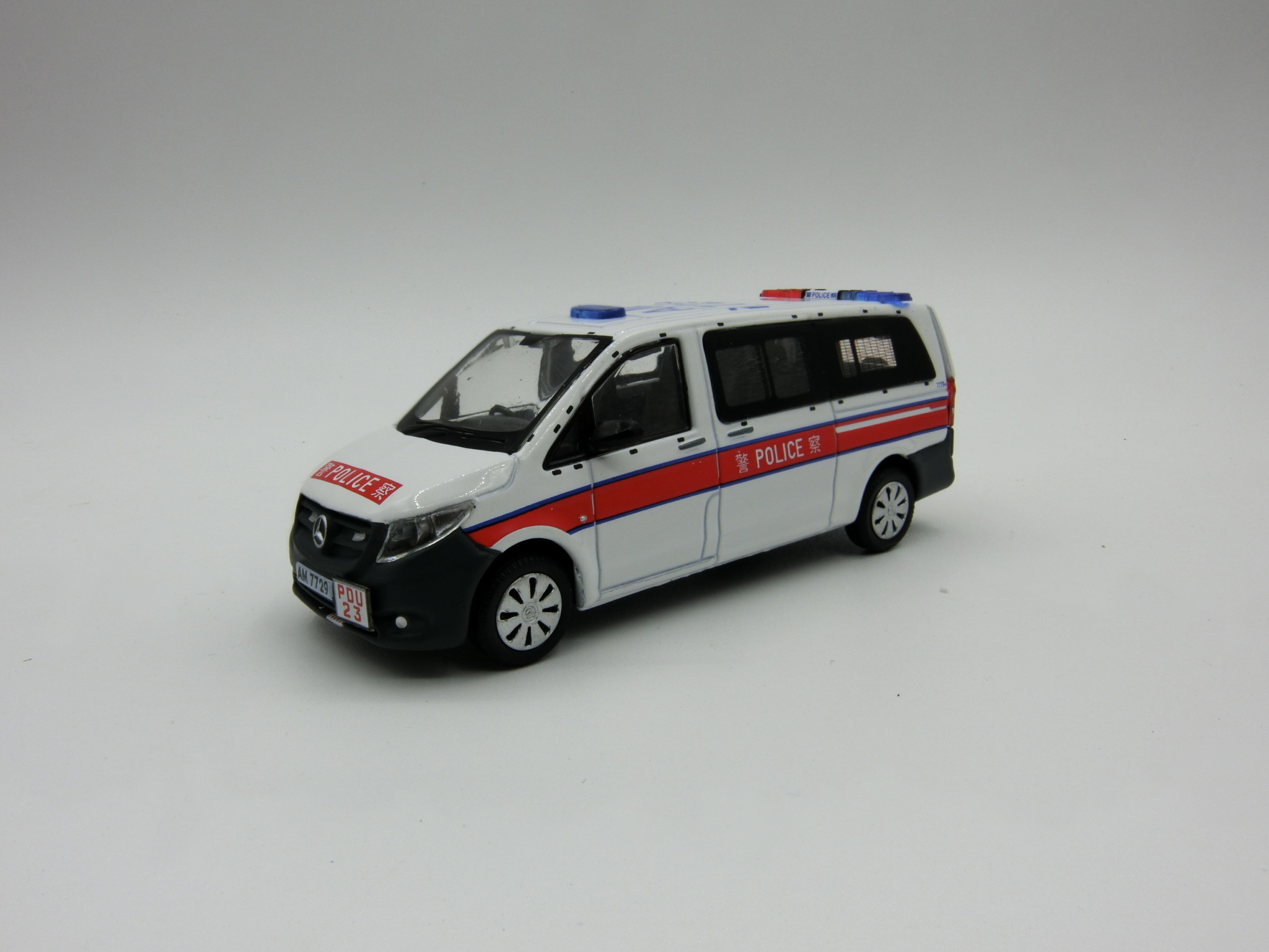 tiny 微影1:64 tiny 109号 奔驰威霆 警车 benz vito