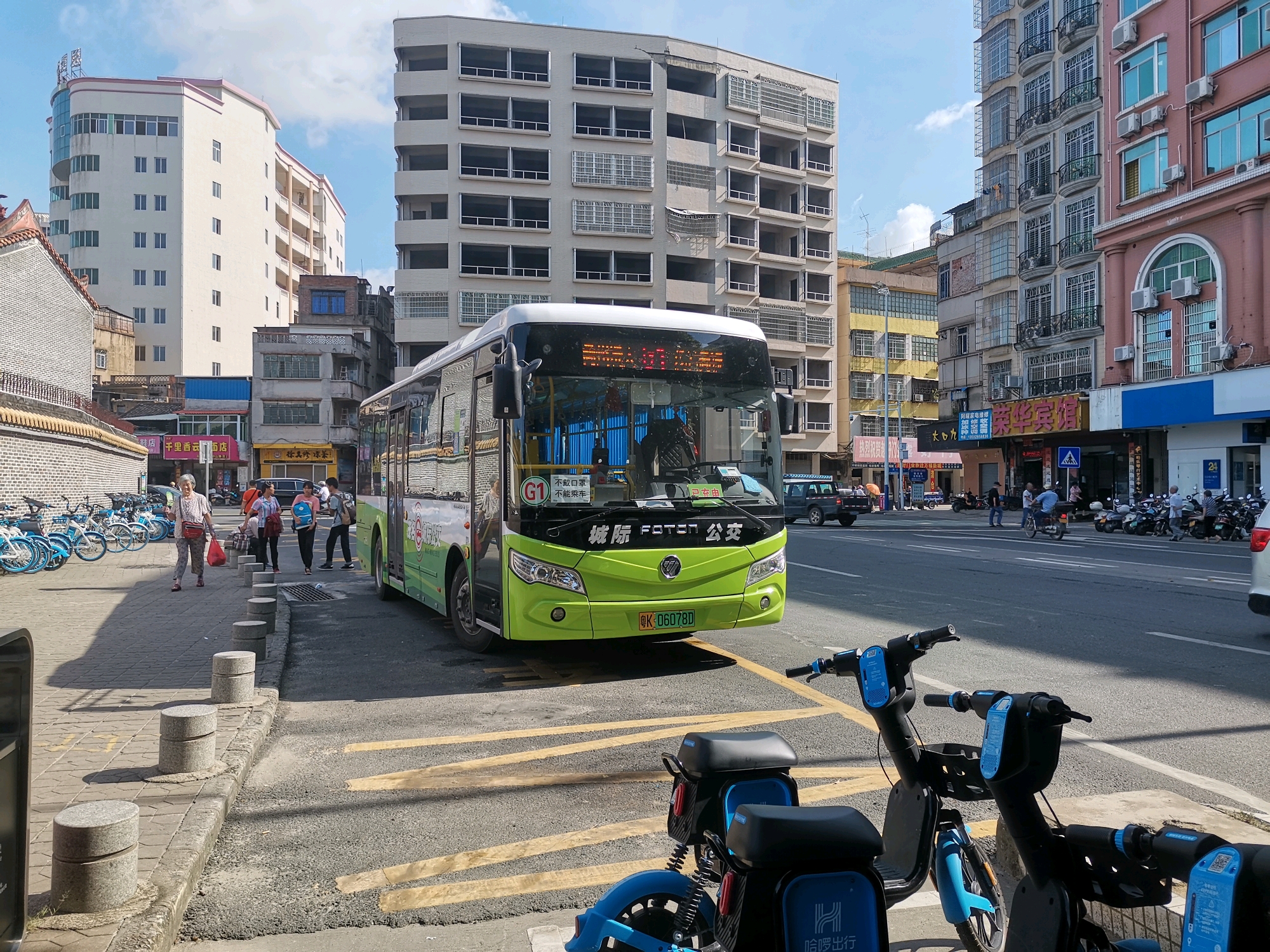 开行g1路,是从高水线中巴改造而来的,一开始是只到高州城东站,客流