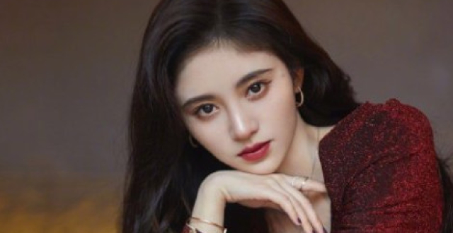争议女星难躲恶意合作?鸡腿菇凉抛弃金主?