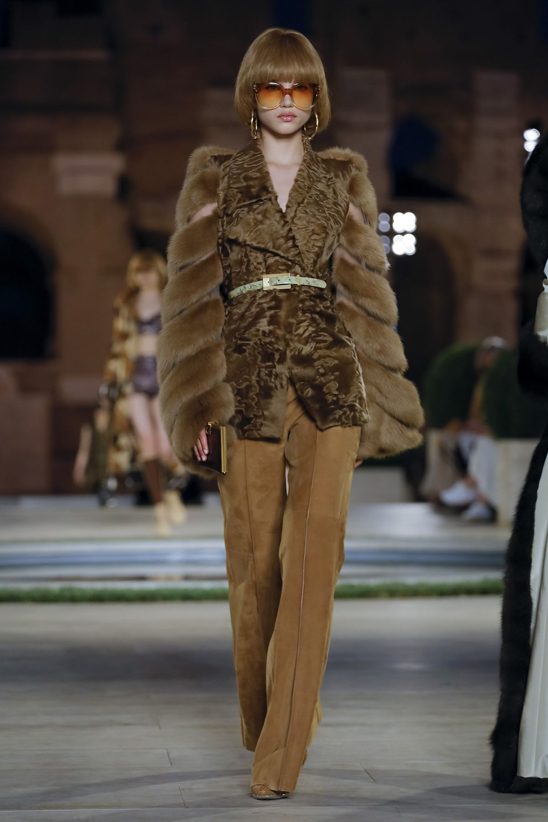老佛爷54年的长情,一任便终身——fendi 2019-2020秋冬高定系列