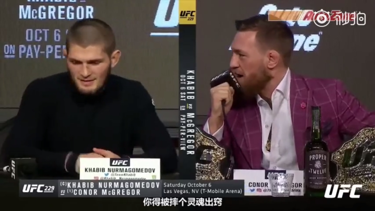 嘴炮自信的对小鹰说:你要被哥摔惨.