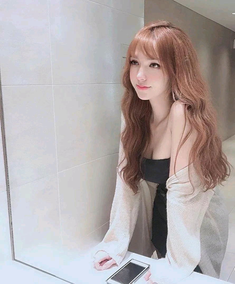 短发大姐姐