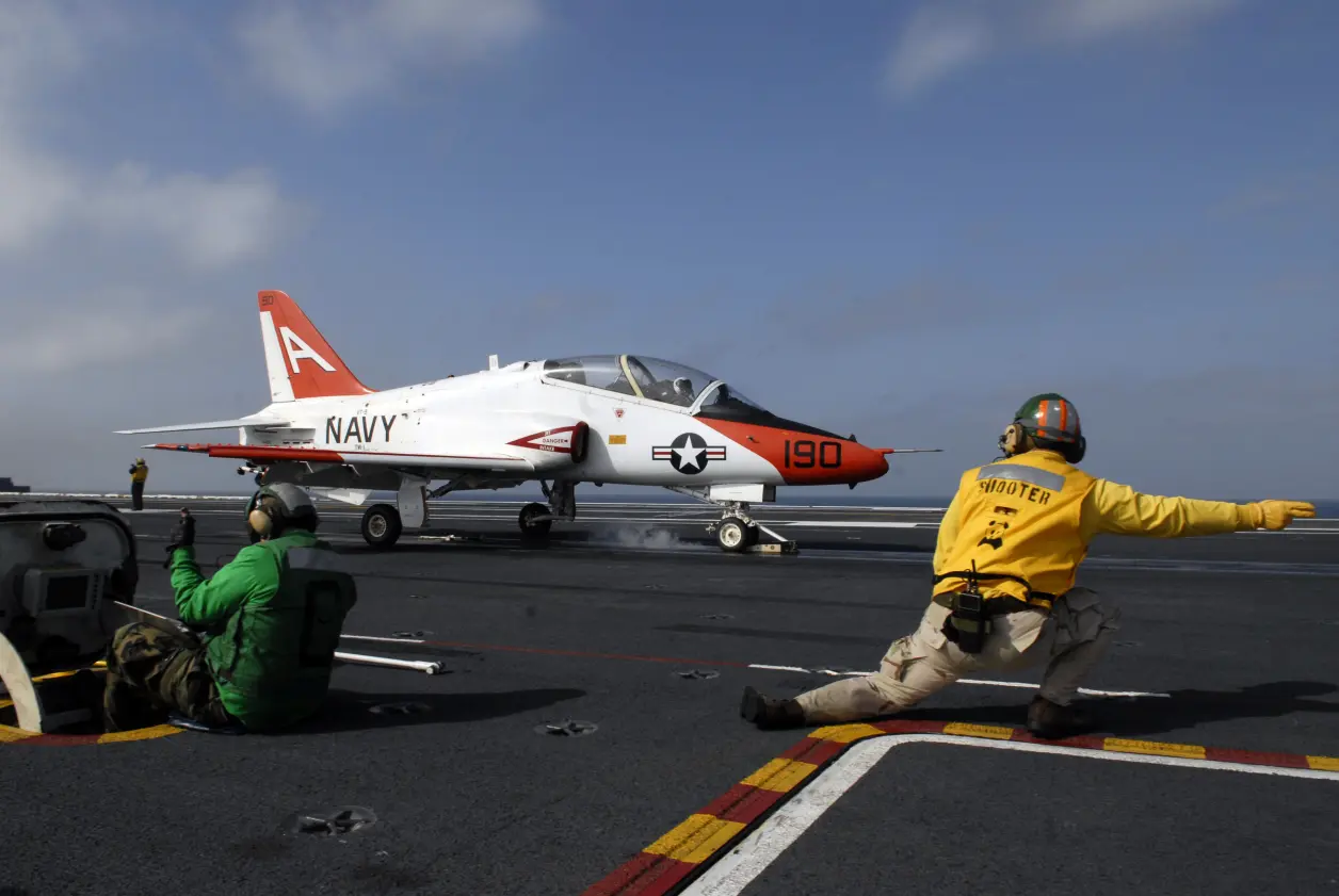现代美国海军航空母舰空中作战 Modern United States Navy carrier air operations(图11) 现代美国海军航空母舰空中作战 Modern United States Navy carrier air operations(图11)