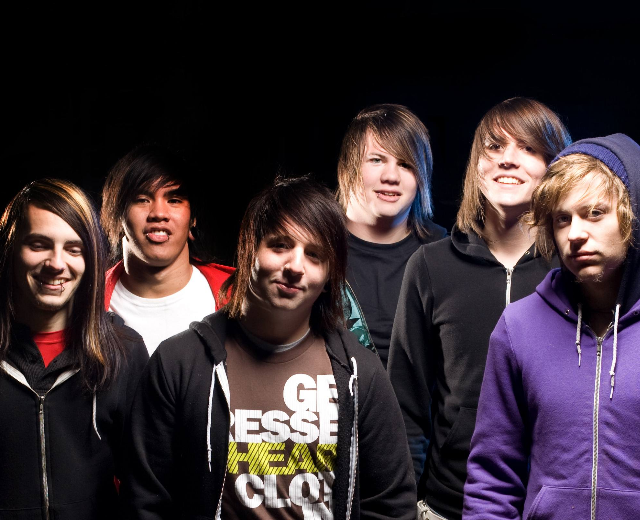 电子核/螃蟹核先驱,第一任主唱是austin carlile,奥斯汀aa时期高频猛