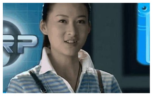 《铠甲勇士》里面竟还藏着两位大美女,网友:当时年轻不懂事!