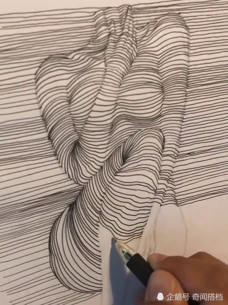 美术生给女生画像,纸上全是线条,看到3d成画跪服!(营销号哦!