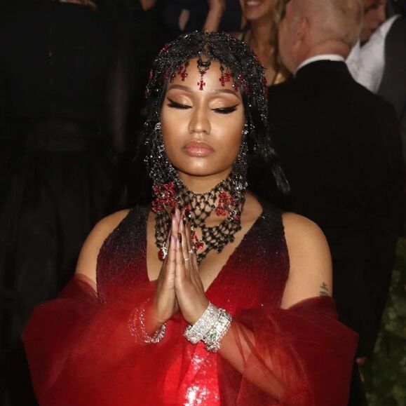 《sayso》成为hot100上第1100首冠军单曲,并且同时作为dojacat与nicki