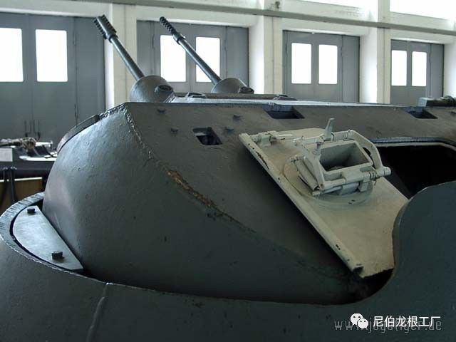 德国防空军事历史展览馆收藏的球形闪电炮塔,从焊线可以看出,炮塔围壳