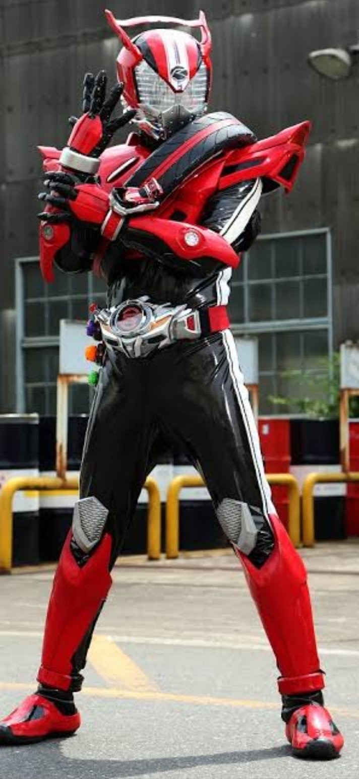 登场于2014年tv《假面骑士驰骑》