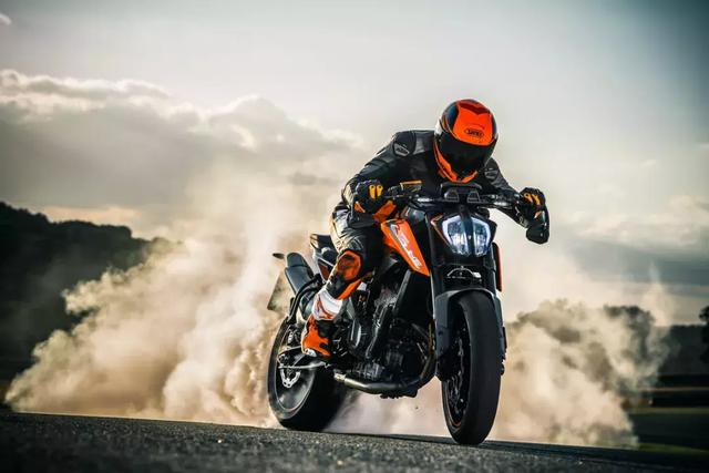 ktm790duke橙色日当天首发亮相还有motogp赛车