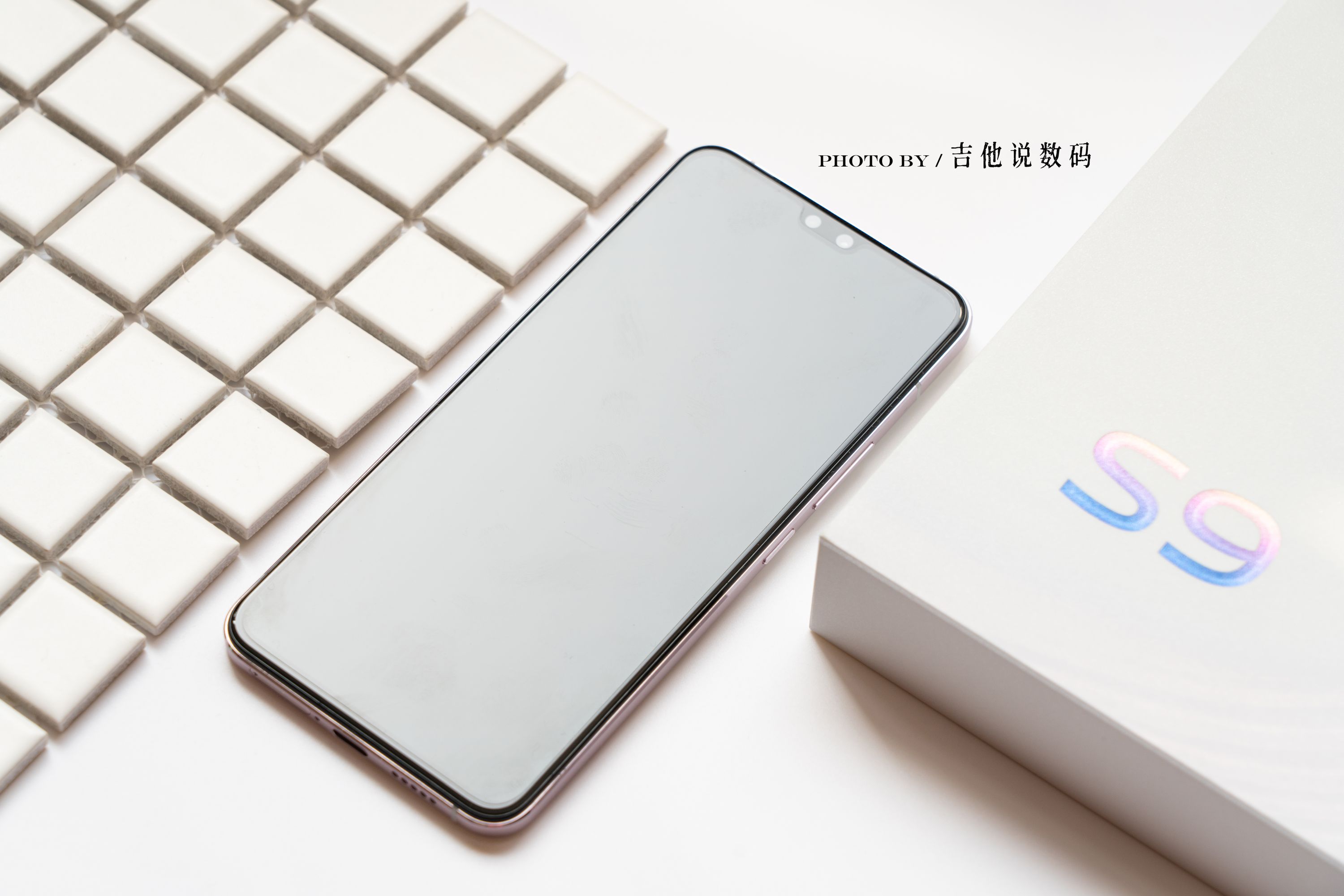 讲真,vivo s9这个朝露白真的一点都不"白",漂亮极了!